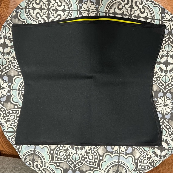 New Hot Belt Black and Pink Waist Trainer - Picture 3 of 6